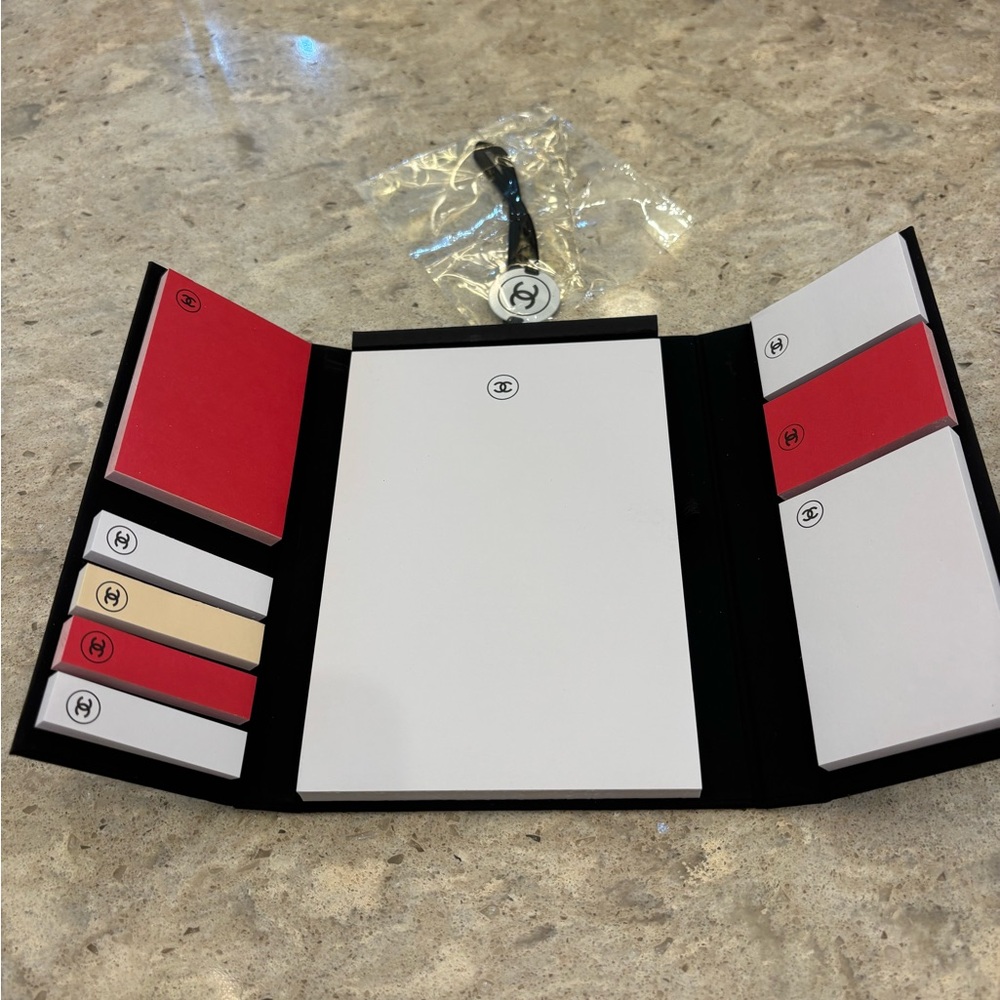 Chanel Notepad - Picture 4 of 7